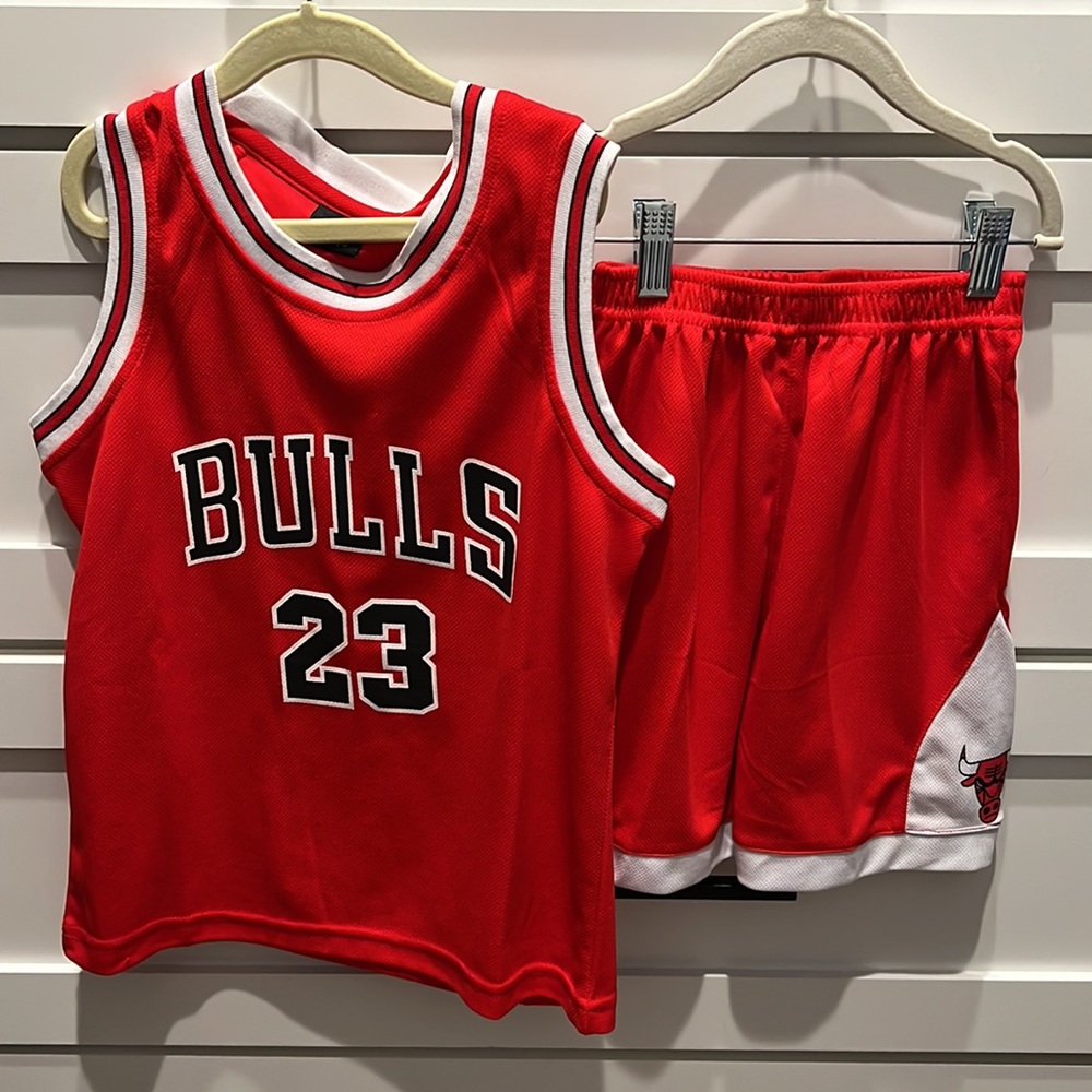 Bulls Jordan basketball set jersey & shorts